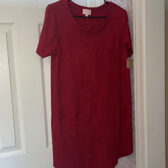 Red velvet short sleeve dress - Picture 2 of 3